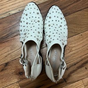 Bestelle White Studded Ankle Booties, size 38 (US 7, fits like 7.5)